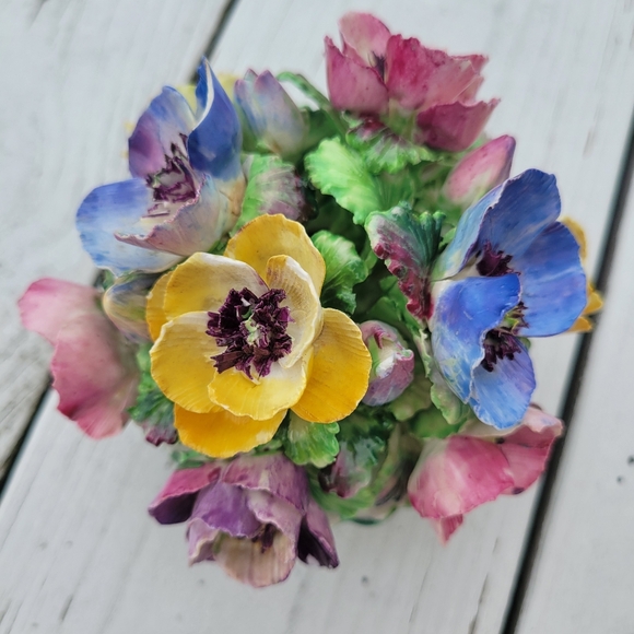 Vintage Crown Staffordshire Bone China Colorful Floral Bouquet ~ Pretty w/ FLAWS - Picture 8 of 16